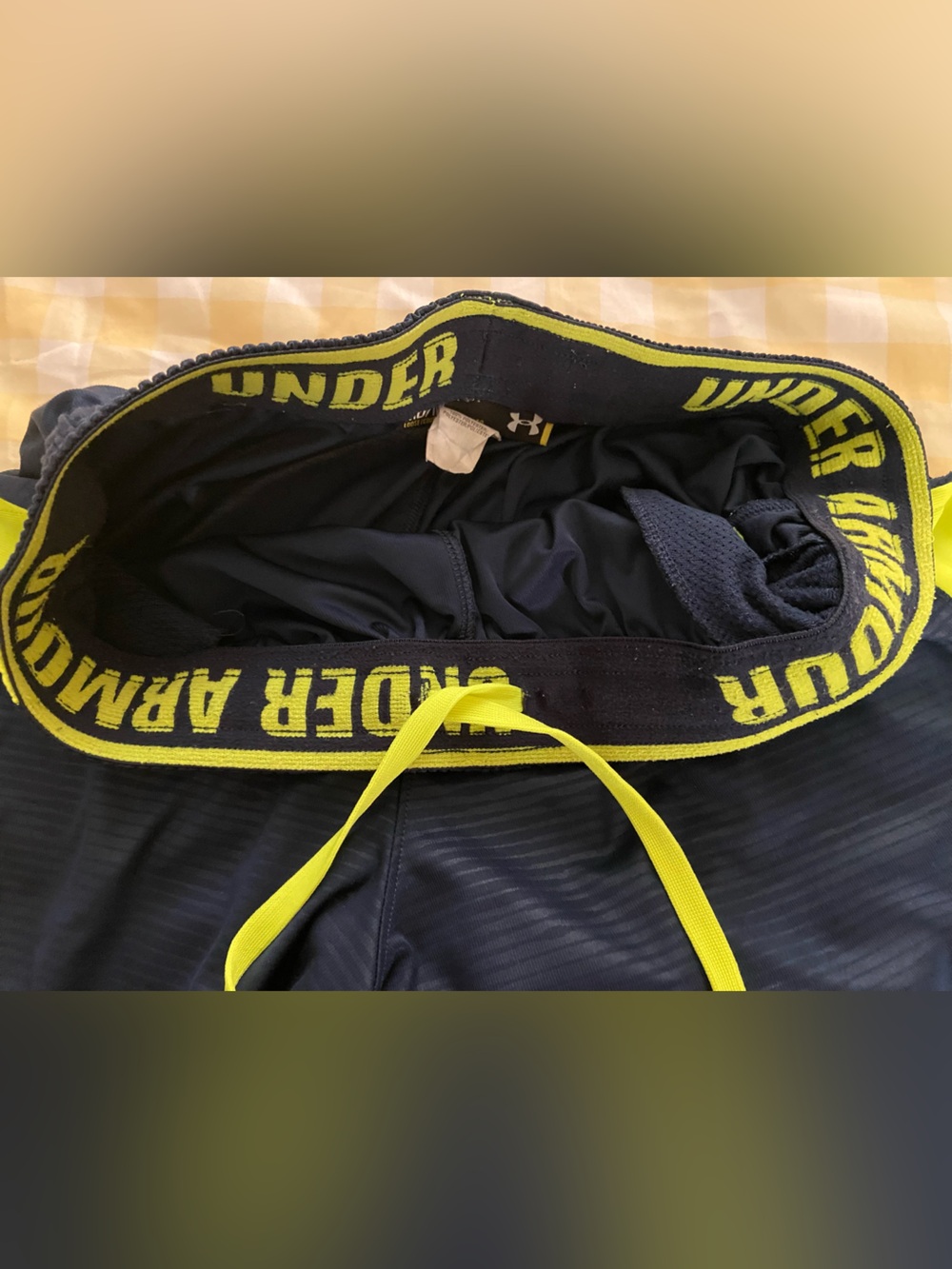 Men’s Under Armour Athletic Shorts - Picture 6 of 6